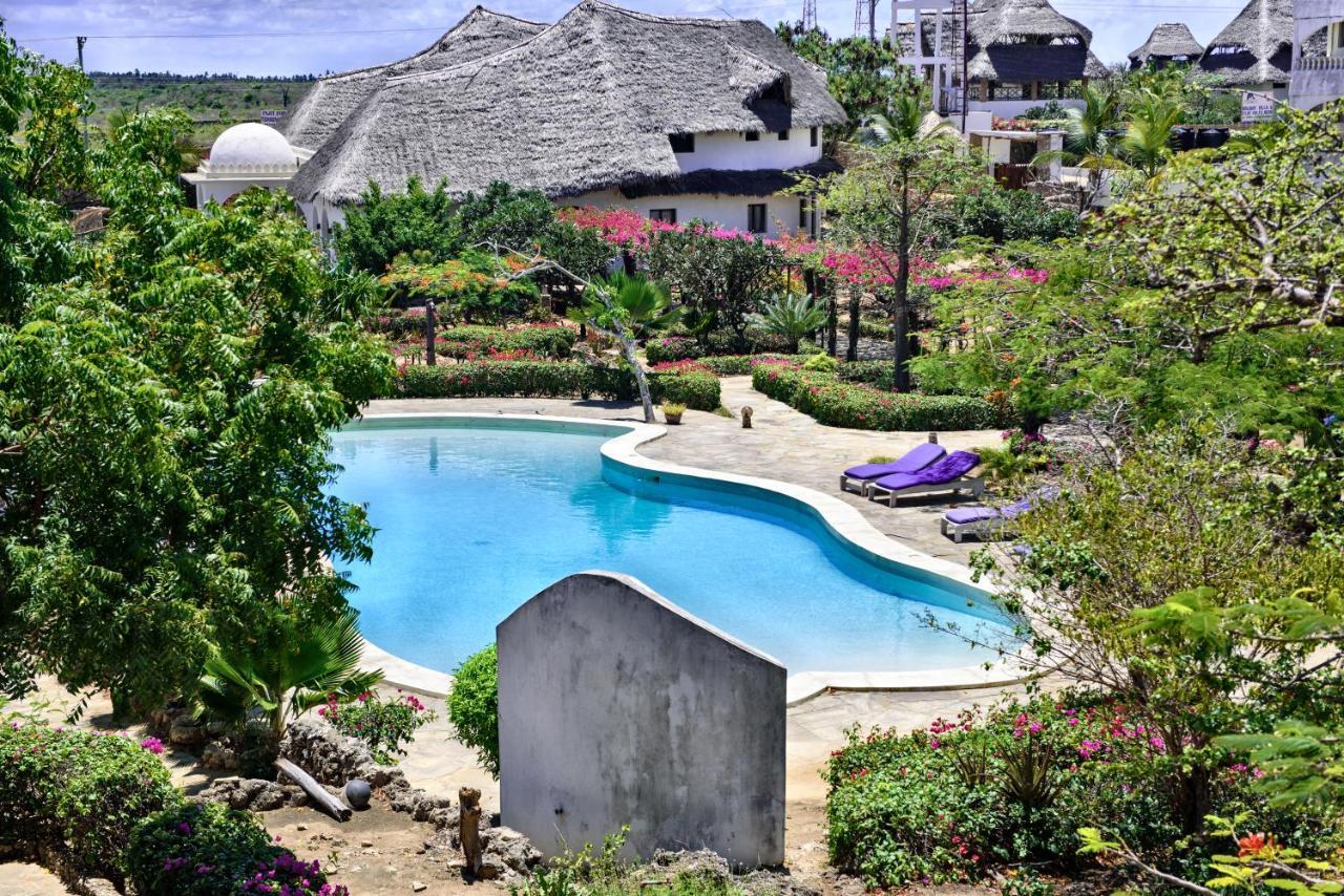 Jumbo Club Watamu Hotel Exterior foto