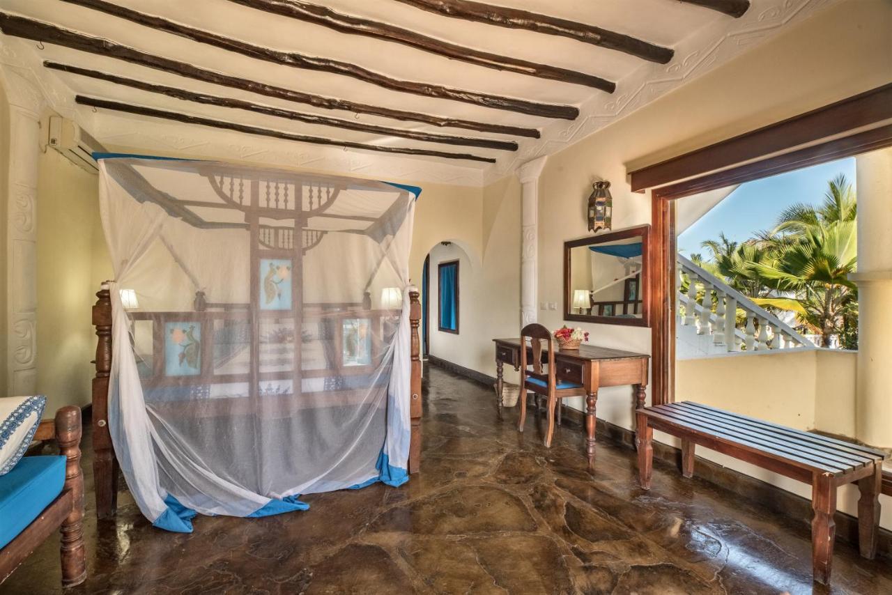 Jumbo Club Watamu Hotel Exterior foto