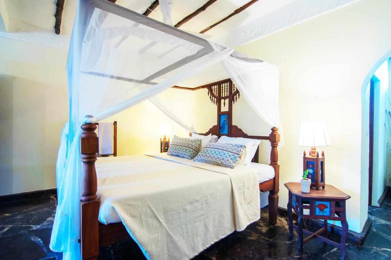 Jumbo Club Watamu Hotel Exterior foto