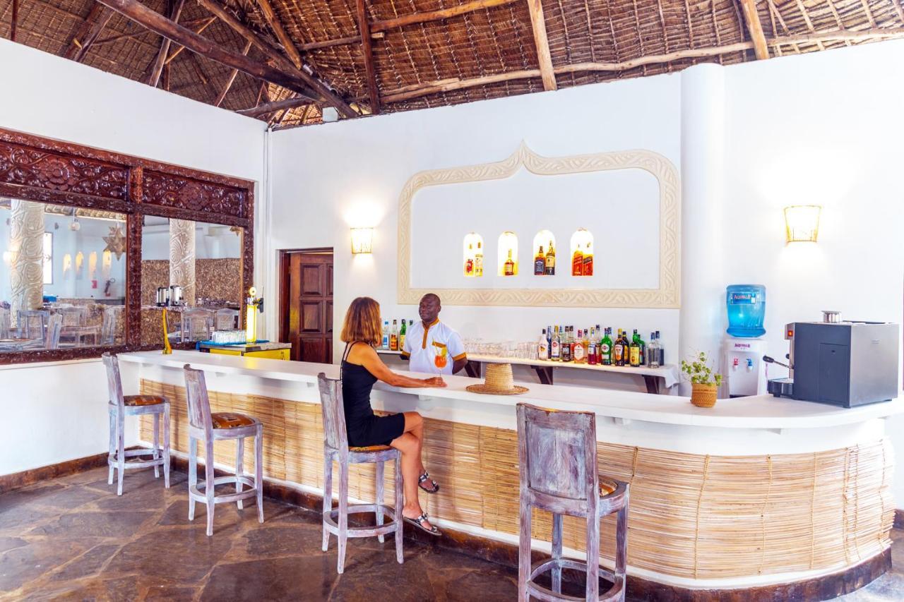 Jumbo Club Watamu Hotel Exterior foto